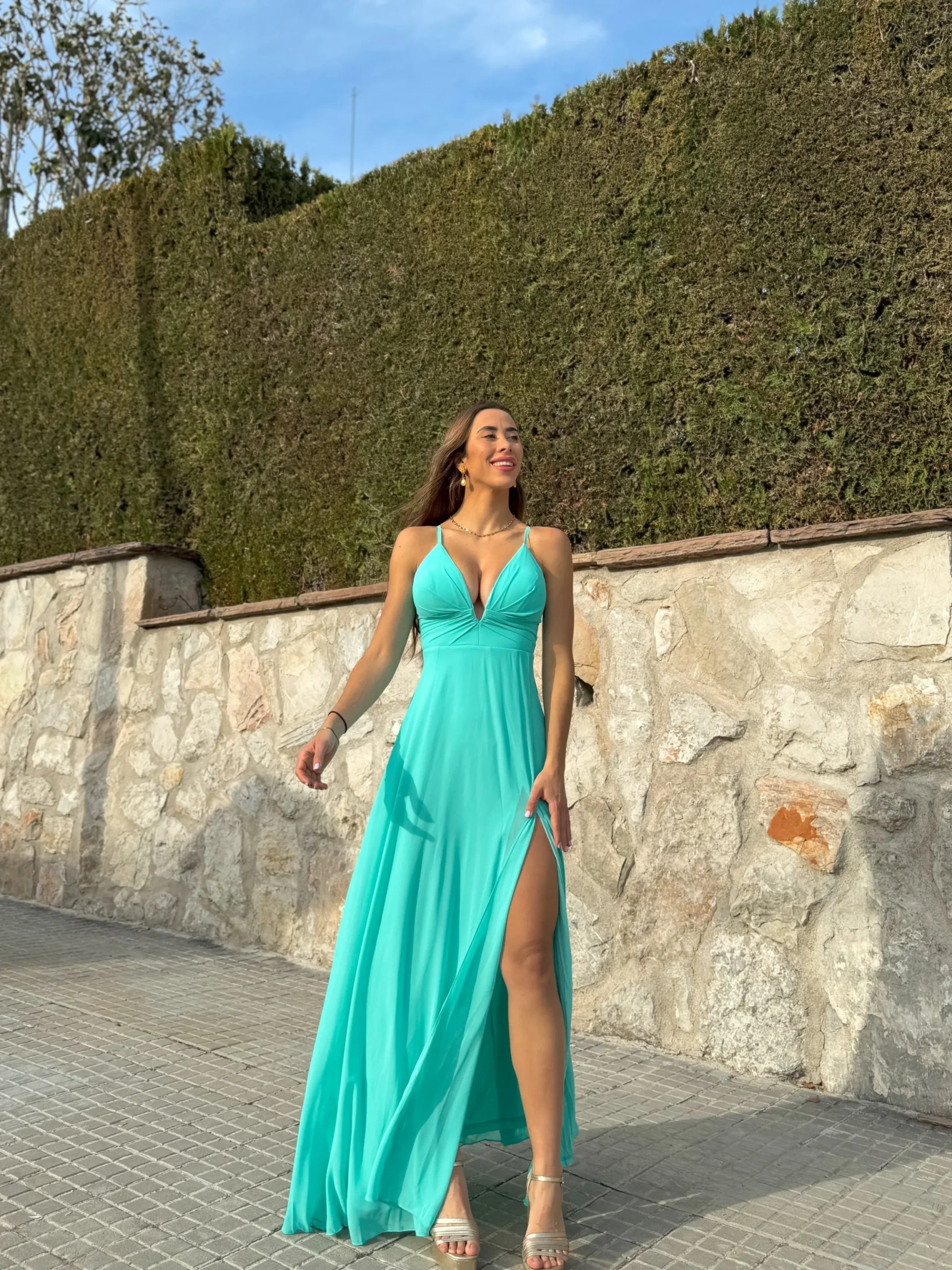 Vestido crepe pico turquesa