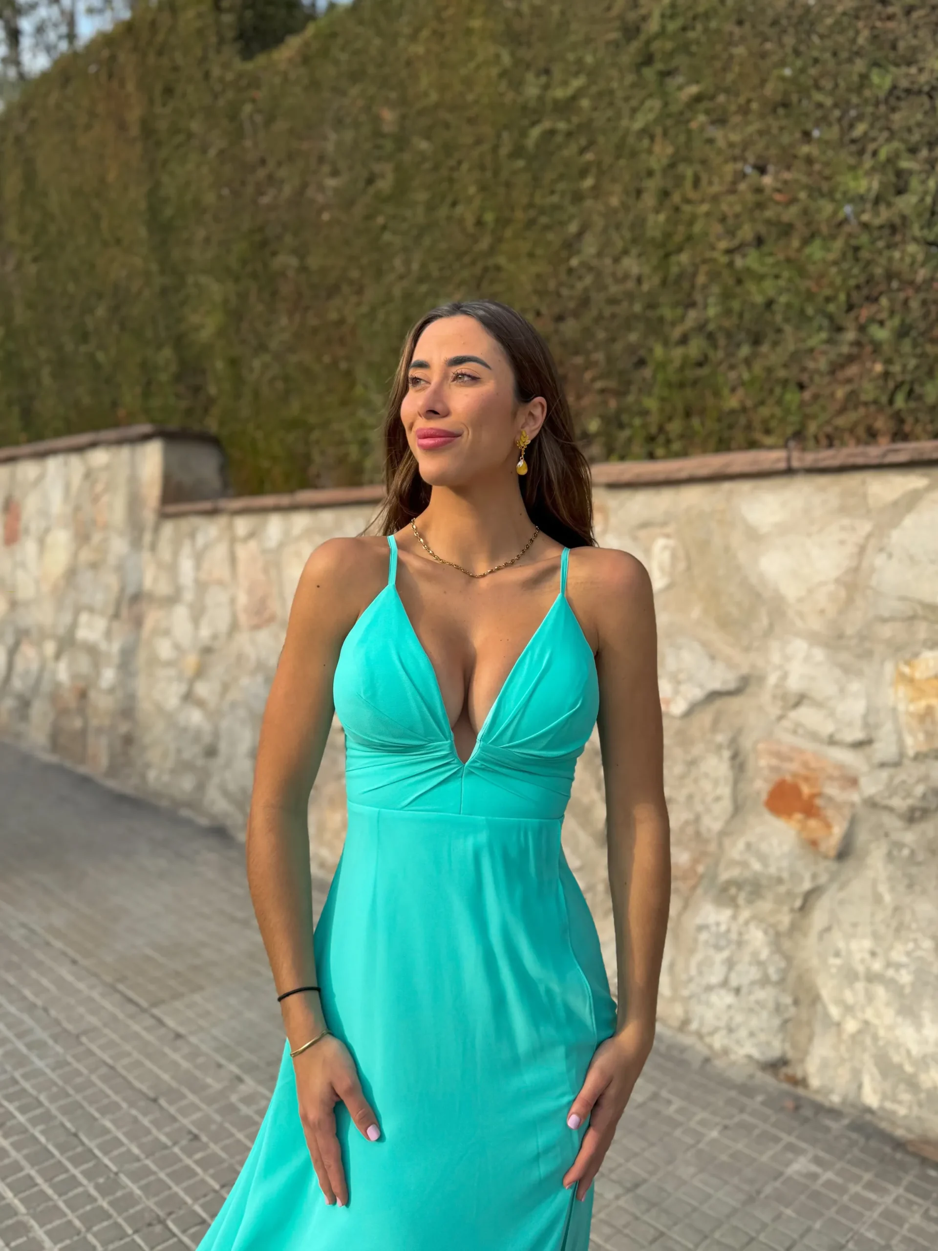 Vestido crepe pico turquesa