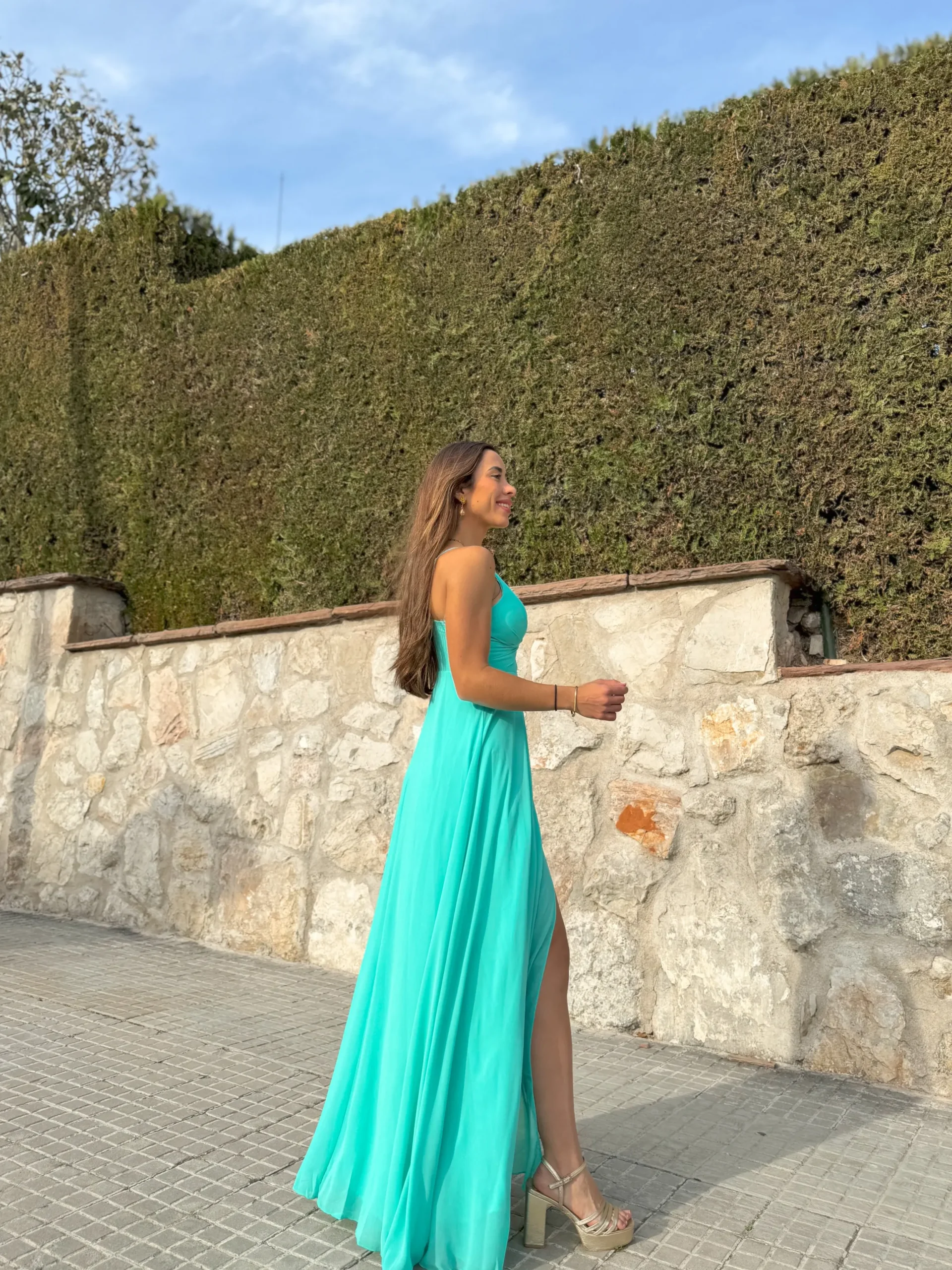 Vestido crepe pico turquesa