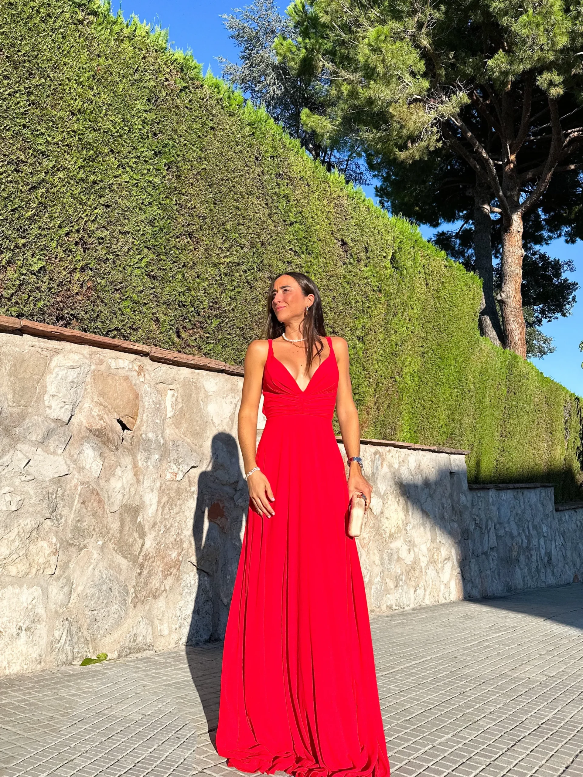 Vestido escote pico crepe rojo
