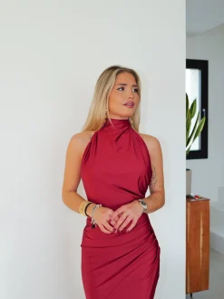 Vestido halter espalda lazo burdeos