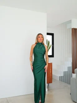 Vestido halter espalda lazo botella