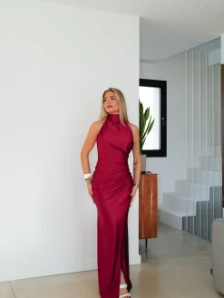 Vestido halter espalda lazo burdeos