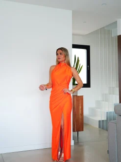 Vestido halter espalda lazo naranja