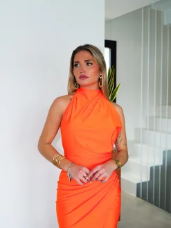 Vestido halter espalda lazo naranja