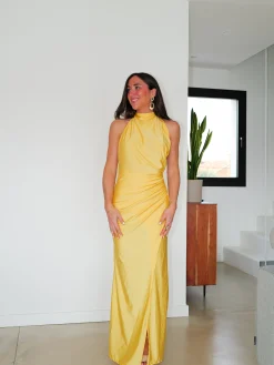 Vestido halter espalda lazo amarillo