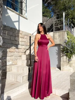 Vestido halter raso burdeos