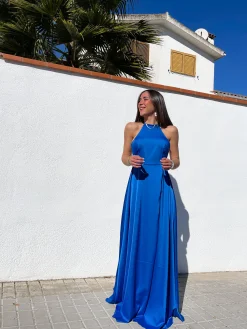 Vestido halter raso klein