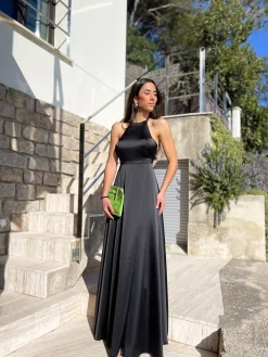 Vestido halter raso negro