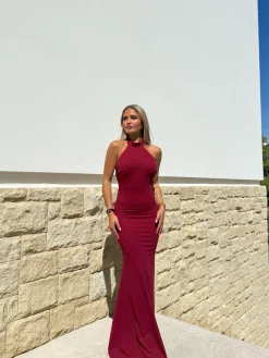 Vestido halter sirena burdeos