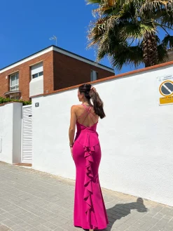 Vestido largo cola fucsia