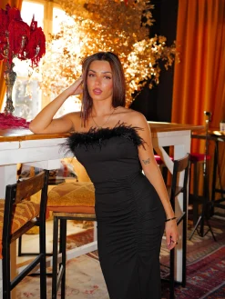 Vestido largo crepe plumas negro