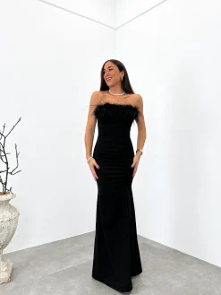 Vestido largo crepe plumas negro
