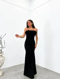 Vestido largo crepe plumas negro