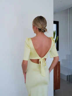 Vestido midi espalda lazo amarillo