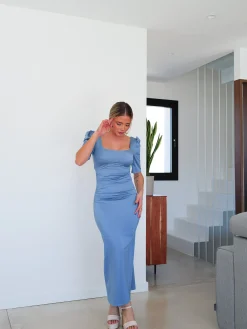 Vestido midi espalda lazo celeste