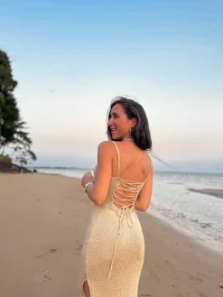 Vestido midi punto dorado