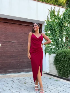 Vestido midi tirantes burdeos