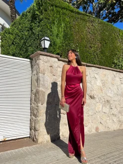 Vestido tubo halter burdeos