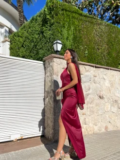 Vestido tubo halter burdeos