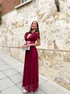 Vestido tulle manga vino