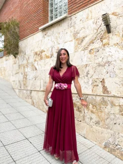 Vestido tulle manga vino