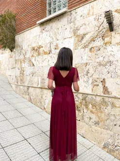 Vestido tulle manga vino