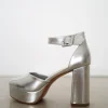 Zapato tacón cerrado plata